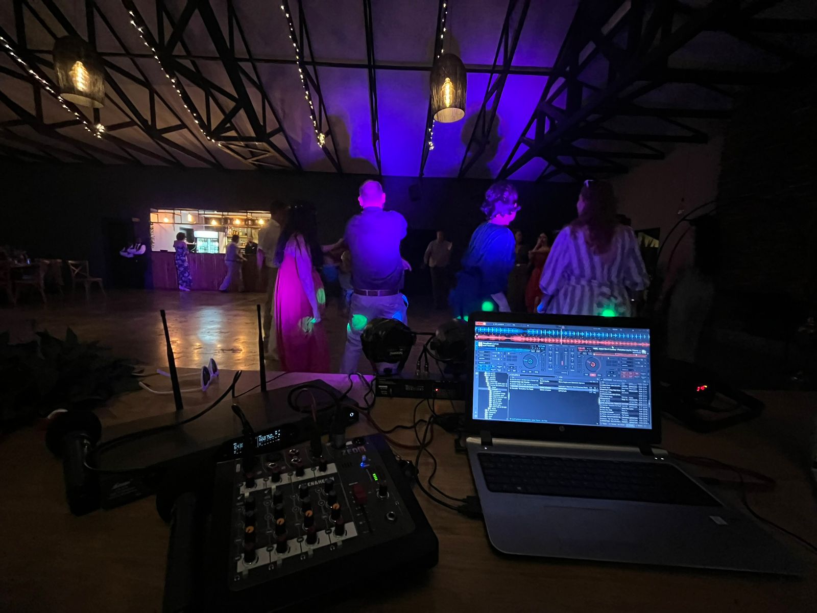 Estr Beats & Co